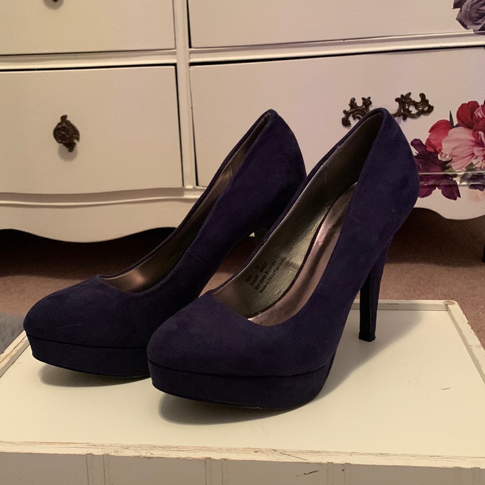 Maurice’s suede navy blue platform heels size 7.5